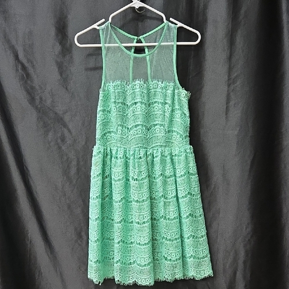 En Creme Mint Lace Mini Dress - Picture 3 of 9
